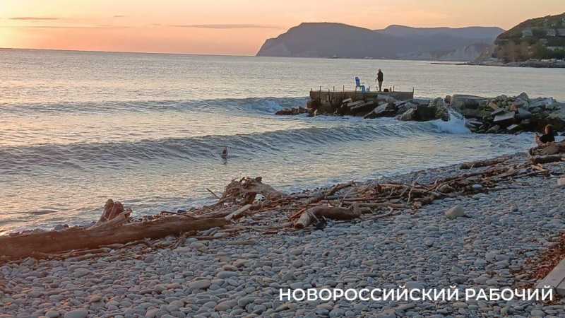 Пляж наш! В курортных местах Новороссийска можно без суеты насладиться бархатным сезоном