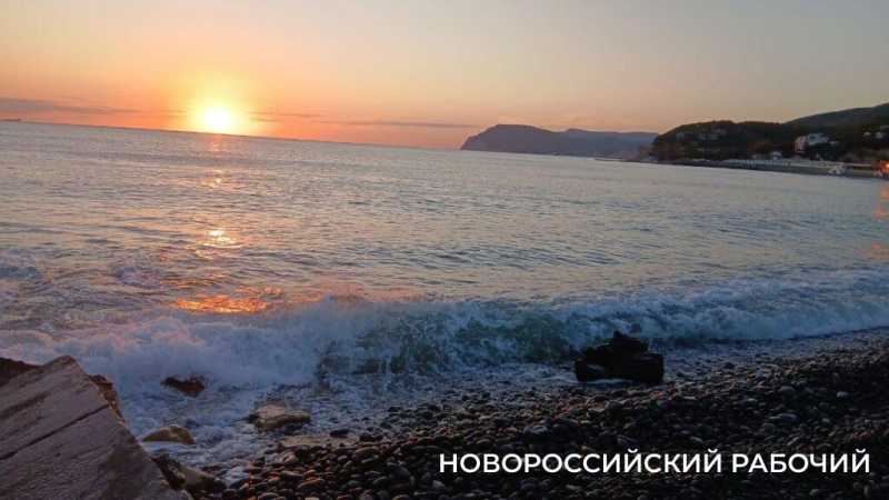 Пляж наш! В курортных местах Новороссийска можно без суеты насладиться бархатным сезоном
