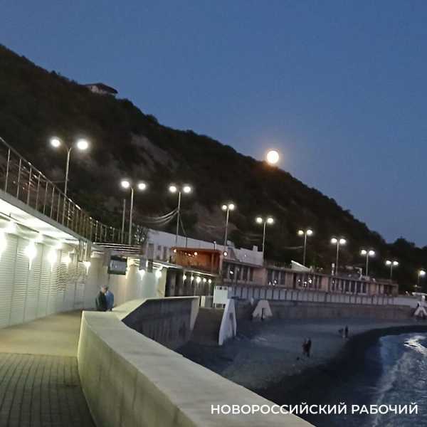Пляж наш! В курортных местах Новороссийска можно без суеты насладиться бархатным сезоном