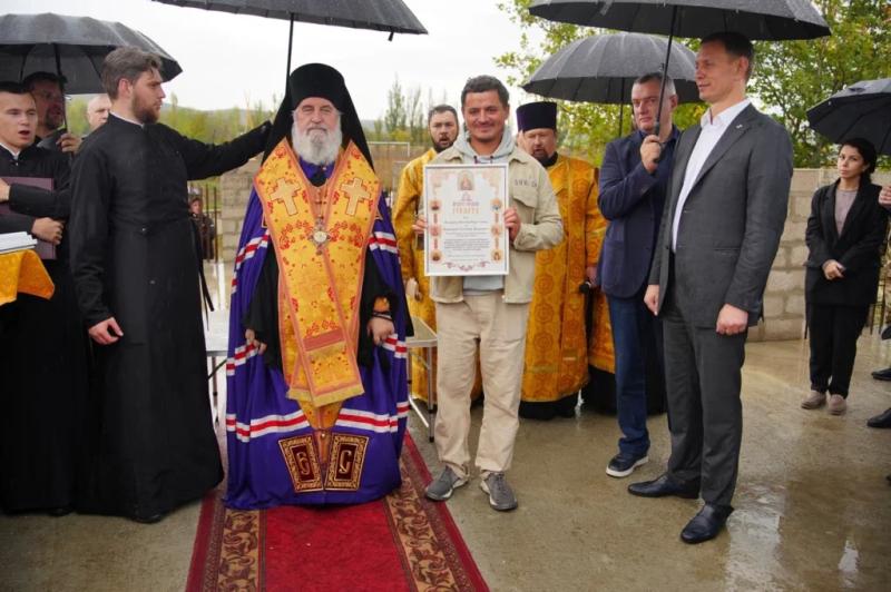 Под Новороссийском строится новый храм с именными кирпичиками