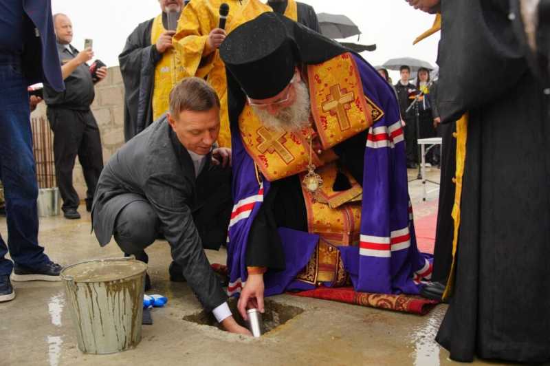 Под Новороссийском строится новый храм с именными кирпичиками