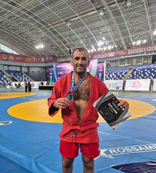 Самбист из Новороссийска завоевал серебро мирового уровня