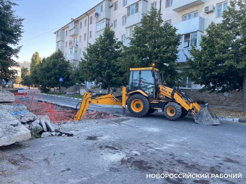 «Сегодня закапывают, завтра — разрывают!» Глава Новороссийска потребовал синхронизировать действия ресурсников