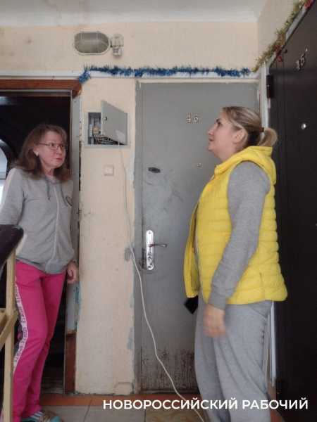 Снесло крышу второй раз! В Новороссийске многострадальный дом на первой линии возрождается к жизни после атаки БПЛА