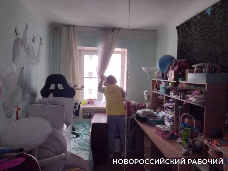Снесло крышу второй раз! В Новороссийске многострадальный дом на первой линии возрождается к жизни после атаки БПЛА