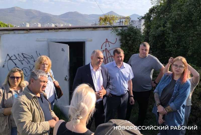 Три недели без воды. В Новороссийске жителям «Паркового» пообещали решить проблему