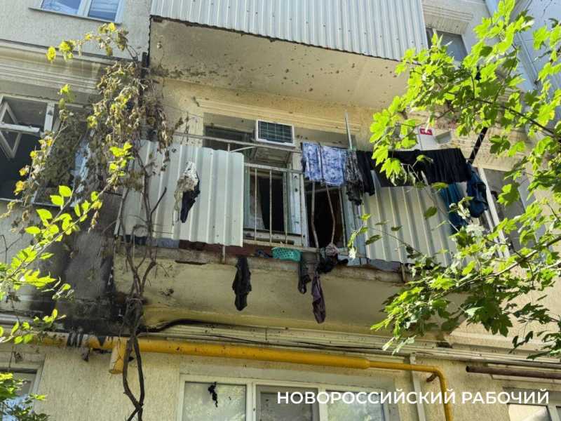 Успеть до дождей и холодов. В Новороссийске началось восстановление домов после атаки  БПЛА