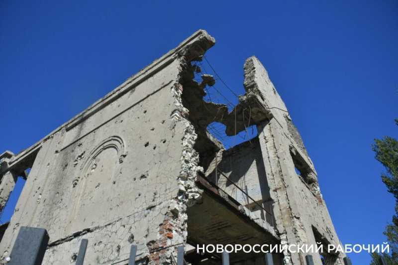 Увидит ли новороссийский Дворец Цементников новую жизнь?