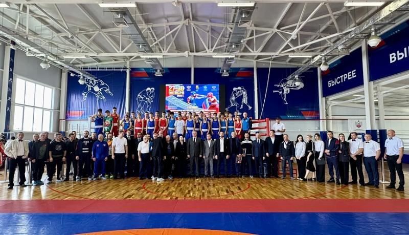 В Центре спортивных единоборств Новороссийска стартовал Турнир по боксу