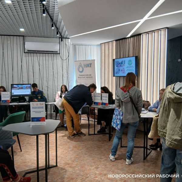 В Новороссийске — 7,5 тысяч вакансий. Какие зарплаты и «плюшки» предлагают рабочим?