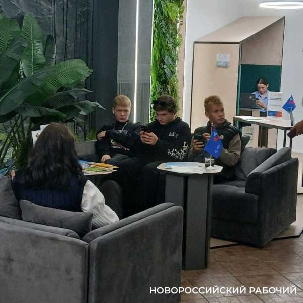 В Новороссийске — 7,5 тысяч вакансий. Какие зарплаты и «плюшки» предлагают рабочим?