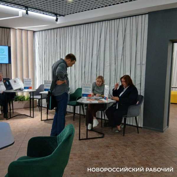 В Новороссийске — 7,5 тысяч вакансий. Какие зарплаты и «плюшки» предлагают рабочим?