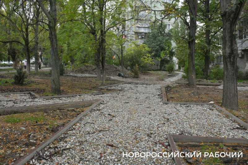 В Новороссийске началась реконструкция сквера имени Героев Десантников на одноименной улице