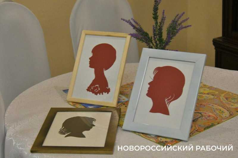 В Новороссийске открывается уникальная выставка «Леди ножницы»