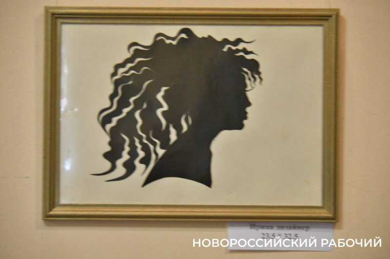 В Новороссийске открывается уникальная выставка «Леди ножницы»