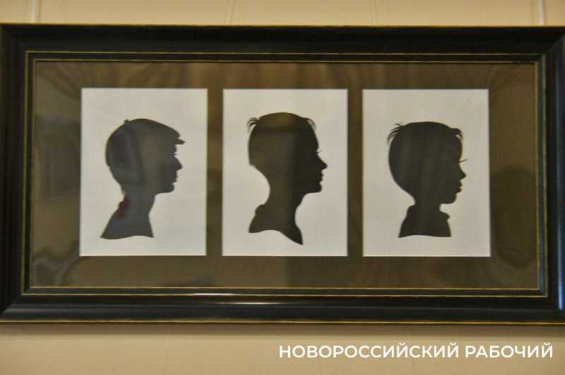 В Новороссийске открывается уникальная выставка «Леди ножницы»