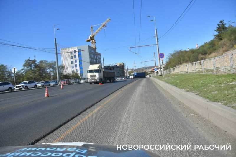 В Новороссийске ремонтируют одну из главных транспортных артерий