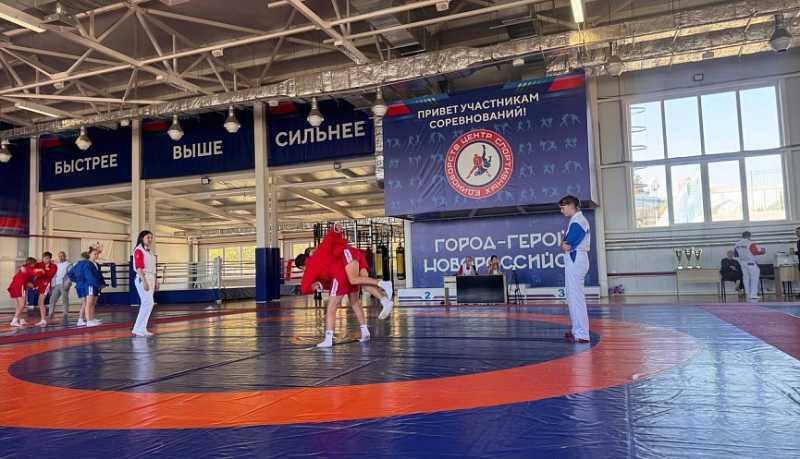 В Новороссийске состоялся зональный этап краевых соревнований среди школьников по самбо в рамках Всероссийской школьной лиги 