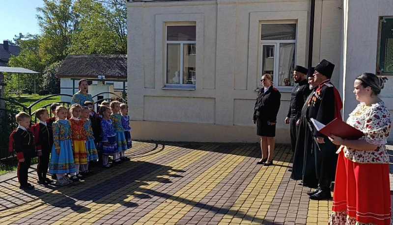 Воспитанников детсада в станице Натухаевской торжественно посвятили в казачата