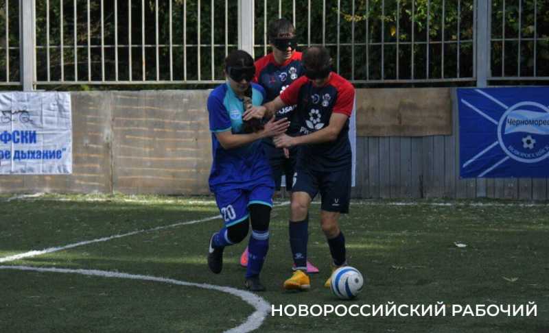 «Выхожу на поле и как будто прозреваю!» В Новороссийске умеют играть в футбол на слух