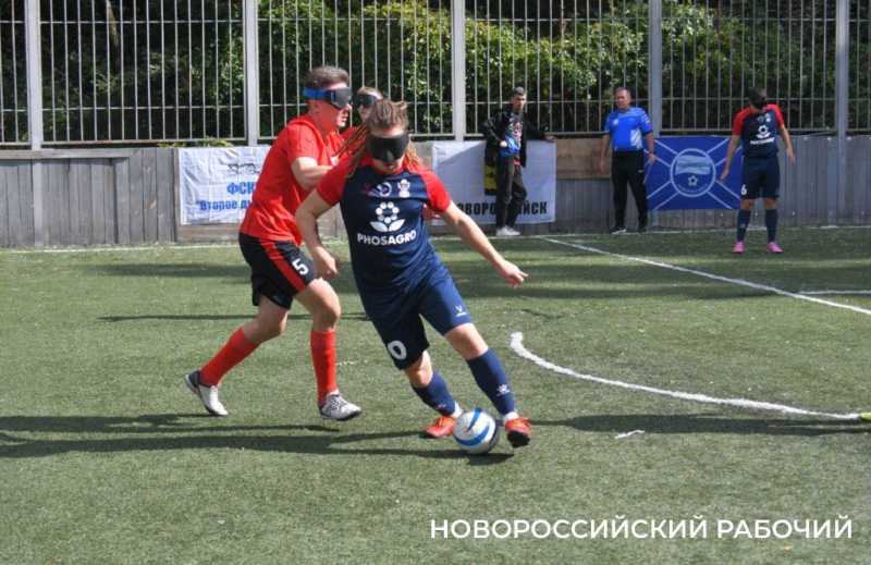 «Выхожу на поле и как будто прозреваю!» В Новороссийске умеют играть в футбол на слух