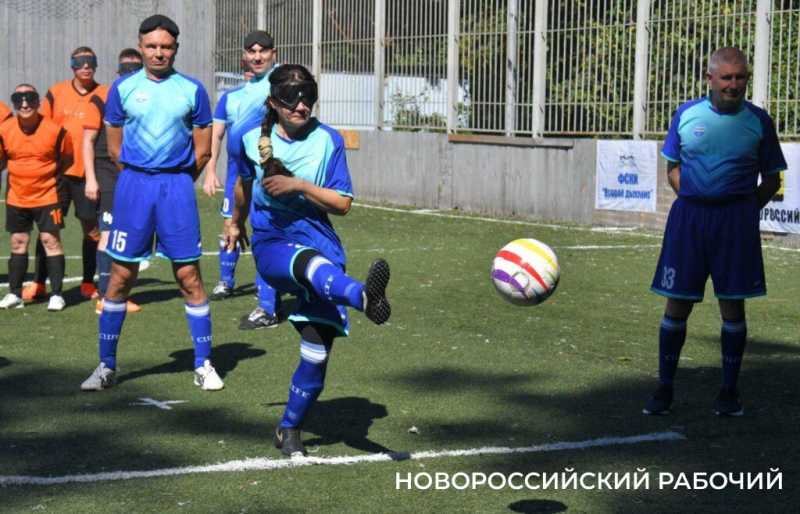 «Выхожу на поле и как будто прозреваю!» В Новороссийске умеют играть в футбол на слух