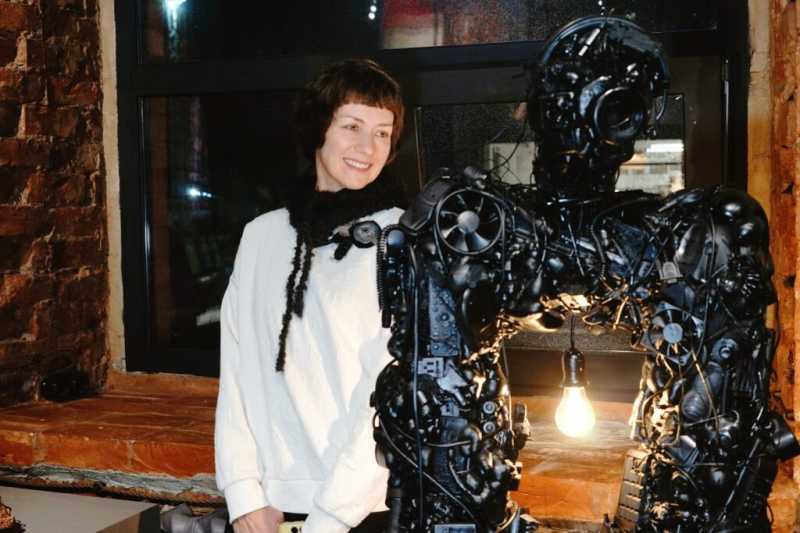 Выставка картин из сломанных детских игрушек открылась в Новороссийске