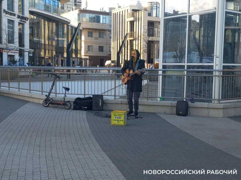 27 ноября &mdash; Международный день гитариста. Сколько стоит научиться играть на гитаре?