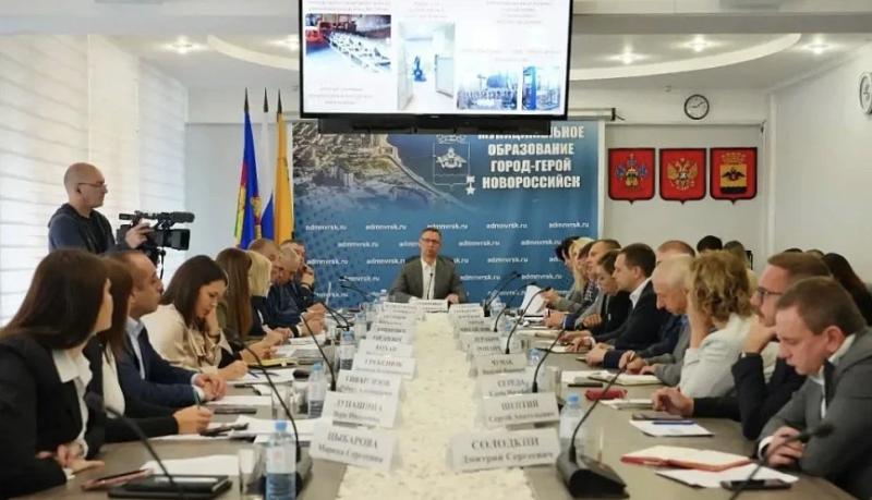 Андрей Кравченко: Определили вектор социально-экономического развития Новороссийска и бюджетной политики на период 2026-2028 годов