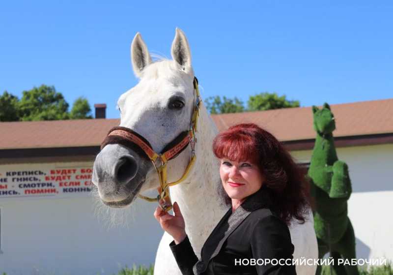 Биомеханика и восторг! В Новороссийске лошади помогают детям-инвалидам