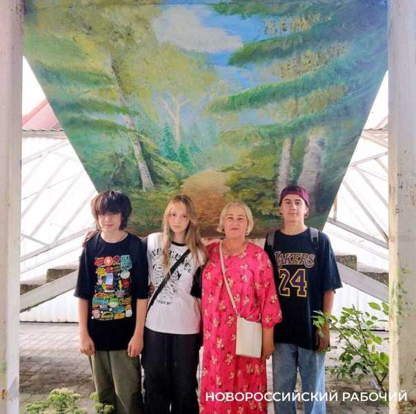 Дети Новороссийска рисуют шедевры живописи на школьной доске и хотят &laquo;замахнуться&raquo; на Джоконду!