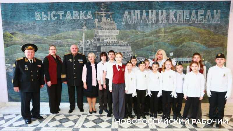 Дети Новороссийска рисуют шедевры живописи на школьной доске и хотят &laquo;замахнуться&raquo; на Джоконду!