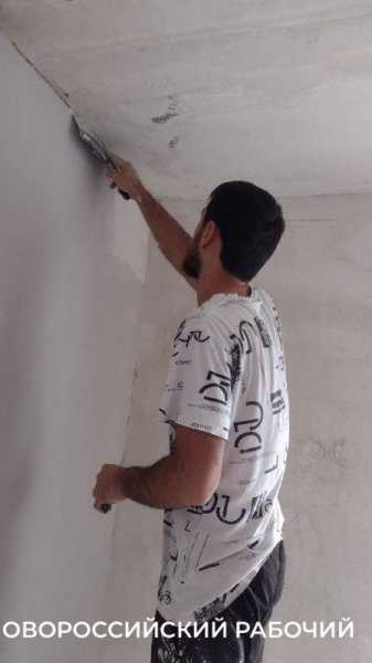 Дом теплый и под крышей. В Новороссийске идет ремонт квартир в пострадавшей от БПЛА пятиэтажке