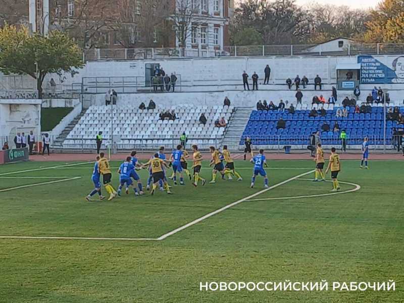 Футболистов новороссийского &laquo;Черноморца&raquo; настраивали быть героями. И победа за ними!