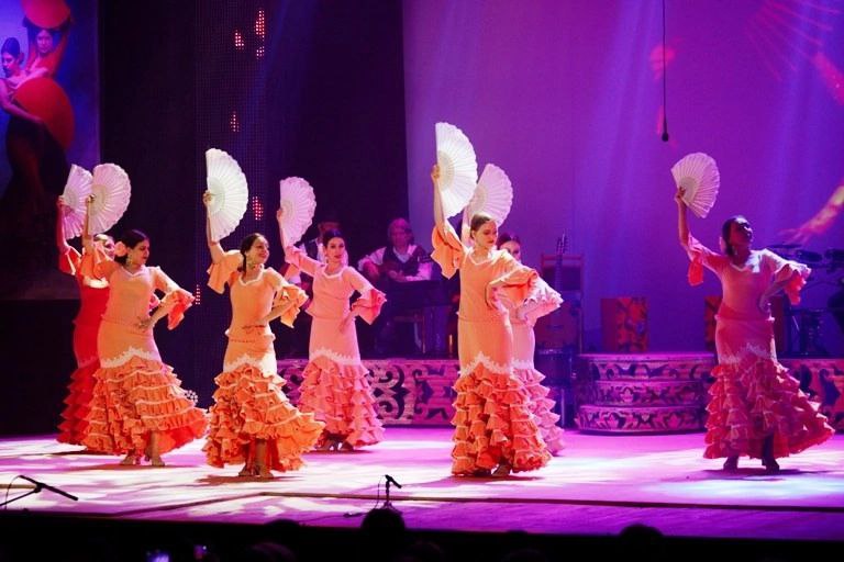 Как провести выходные в Новороссийске: вышивка, футбол и фламенко