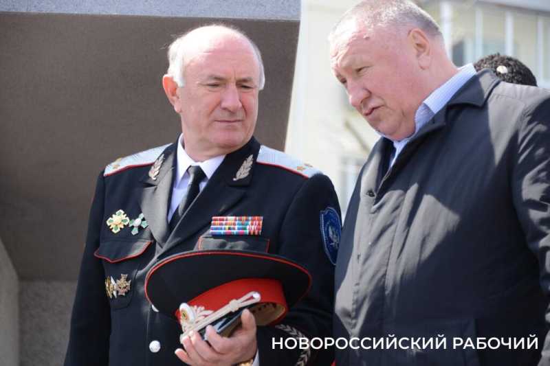 Как в Новороссийске нового мэра принимали. 13 лет назад город-герой проголосовал за Владимира Синяговского