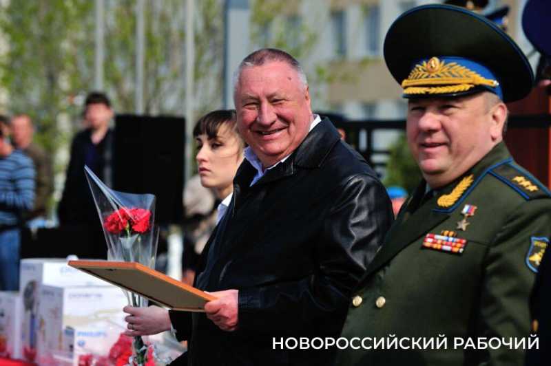 Как в Новороссийске нового мэра принимали. 13 лет назад город-герой проголосовал за Владимира Синяговского