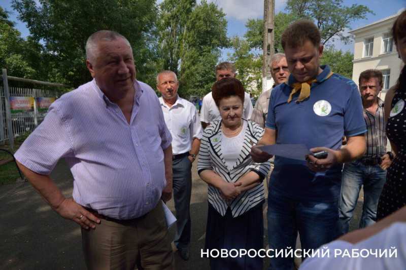 Как в Новороссийске нового мэра принимали. 13 лет назад город-герой проголосовал за Владимира Синяговского