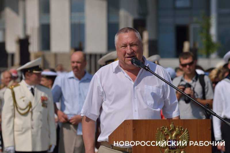 Как в Новороссийске нового мэра принимали. 13 лет назад город-герой проголосовал за Владимира Синяговского