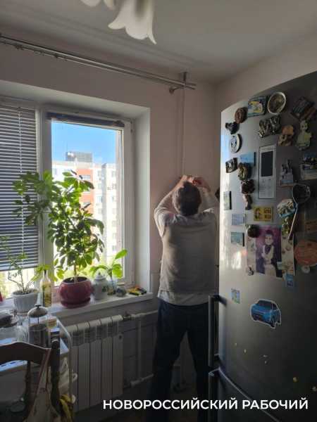 Комната до потолка забита хламом! В Новороссийске  страдают от соседей с &laquo;синдромом Плюшкина&raquo;