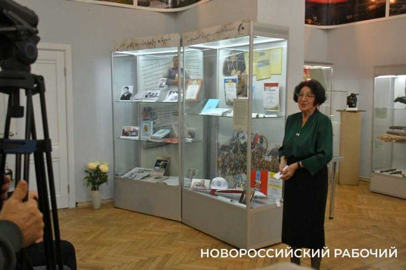 Лапин жил, Лапин жив, Лапин будет жить! Новороссийскому журналисту посвящается