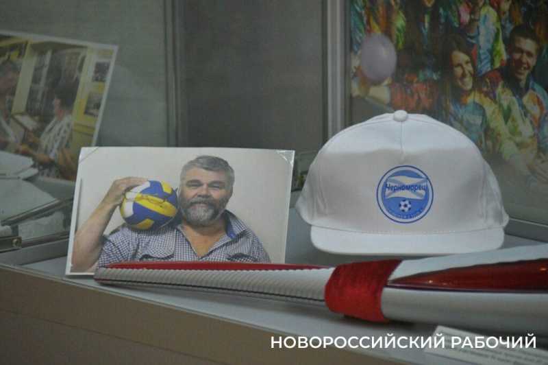 Лапин жил, Лапин жив, Лапин будет жить! Новороссийскому журналисту посвящается