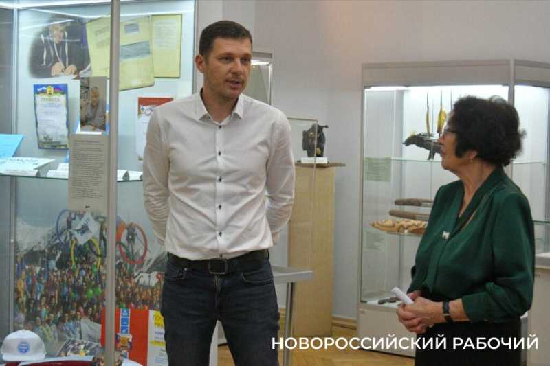 Лапин жил, Лапин жив, Лапин будет жить! Новороссийскому журналисту посвящается
