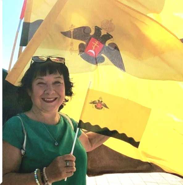 Лена Каримова и ее &laquo;Петрушки&raquo; передают традиции русского театра. Представляем кандидата на премию &laquo;Во благо Новороссийска&raquo;