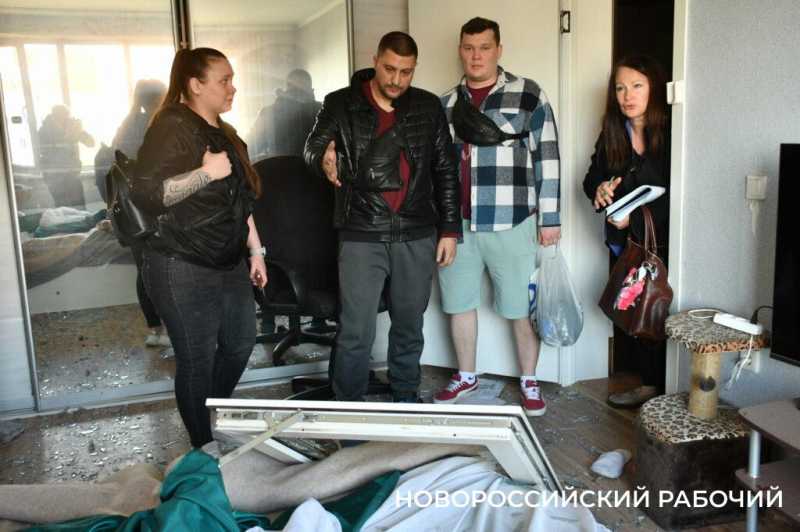 &laquo;Муж оставил нас на парковке и ушел в неизвестность&raquo;. В Новороссийске во время атаки БПЛА спаслись те, кто сделал все по правилам