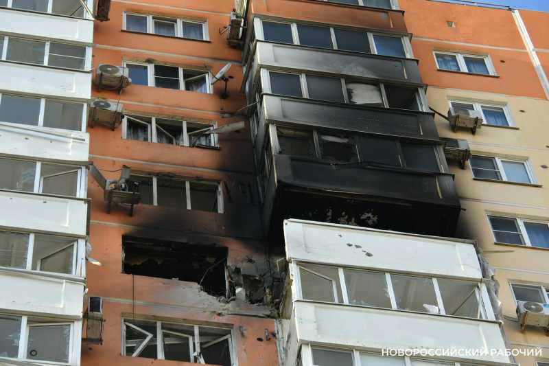 &laquo;Муж оставил нас на парковке и ушел в неизвестность&raquo;. В Новороссийске во время атаки БПЛА спаслись те, кто сделал все по правилам