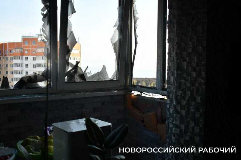 &laquo;Муж оставил нас на парковке и ушел в неизвестность&raquo;. В Новороссийске во время атаки БПЛА спаслись те, кто сделал все по правилам