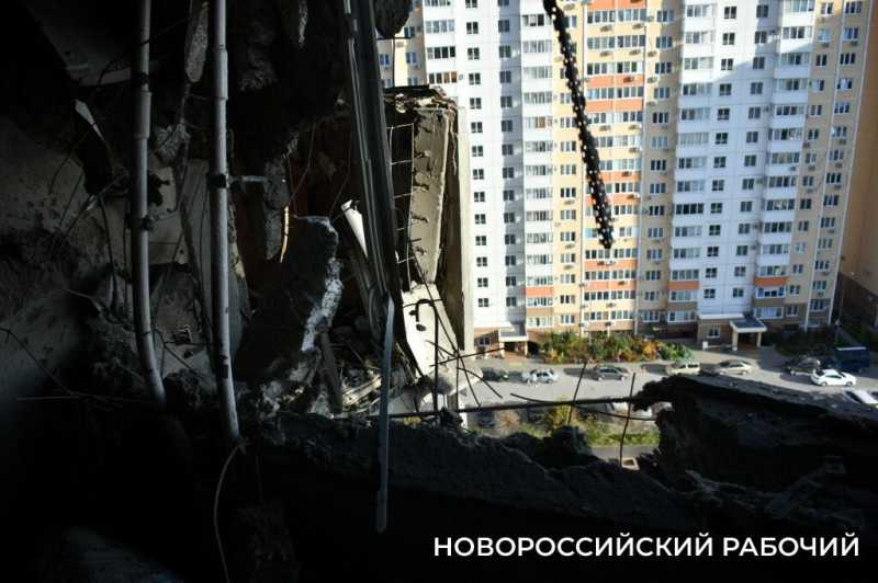 &laquo;Муж оставил нас на парковке и ушел в неизвестность&raquo;. В Новороссийске во время атаки БПЛА спаслись те, кто сделал все по правилам