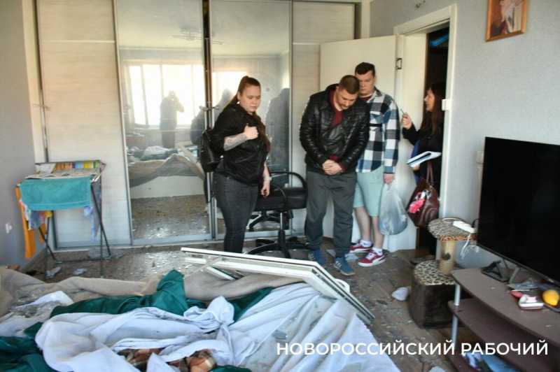 &laquo;Муж оставил нас на парковке и ушел в неизвестность&raquo;. В Новороссийске во время атаки БПЛА спаслись те, кто сделал все по правилам