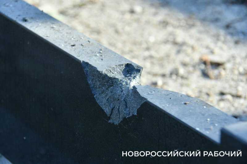 Надгробья все полегли! От атаки ВСУ на Новороссийск пострадали мертвые